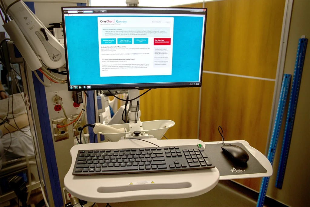 icu-equipment_Computer