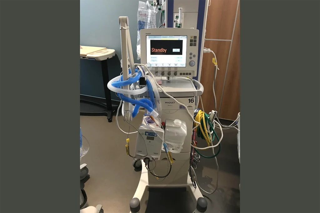 icu-equipment_Ventilator
