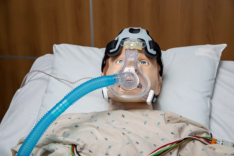 icu-lines-and-tubes_BiPapMask